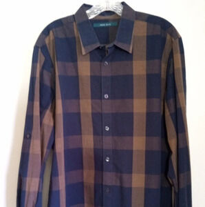 Perry Ellis navy/tan long sleeve button down shirt with button tab closure